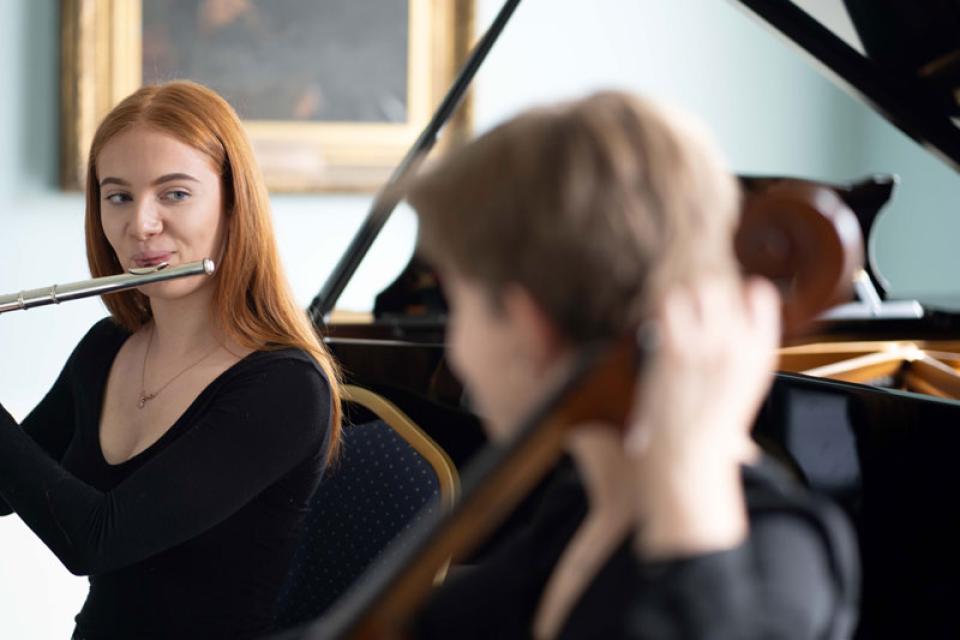 Kim O'Brien LRIAM playing flute during ChamberFest Dublin